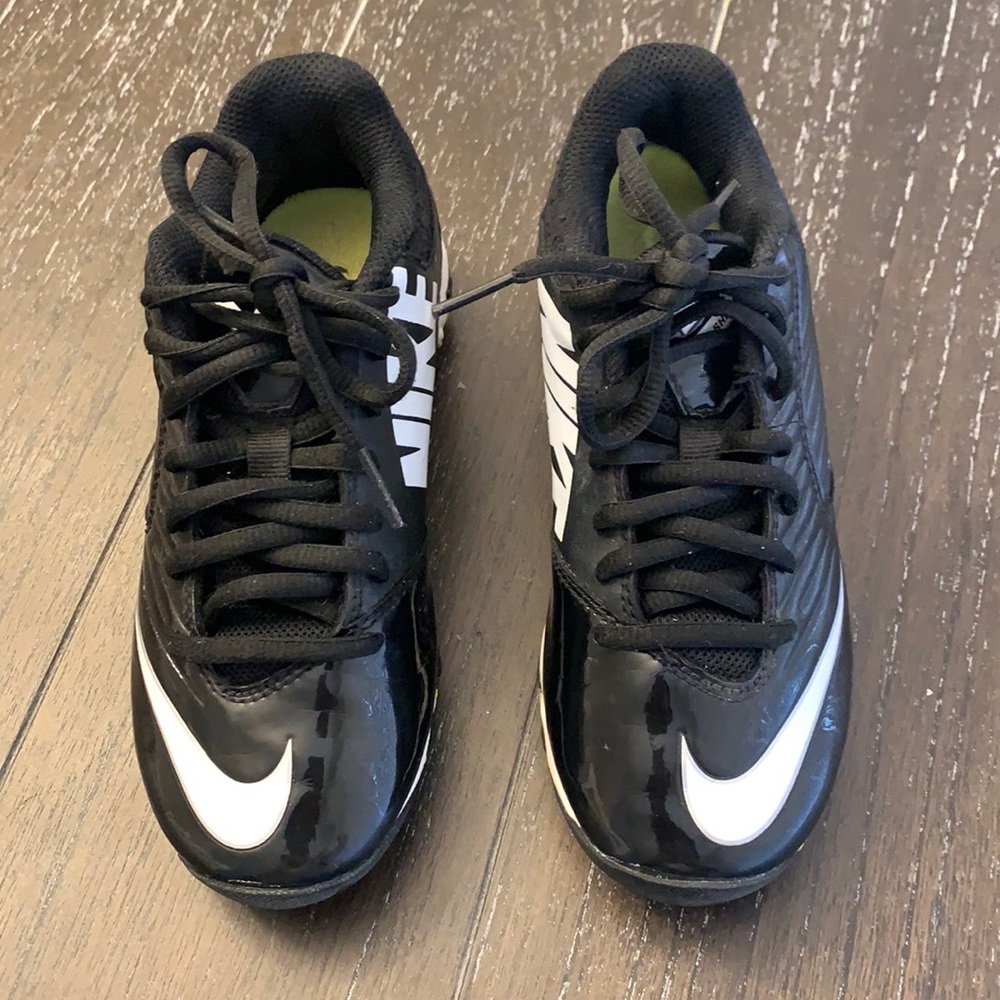 Nike Youth Vapor Shark Cleat